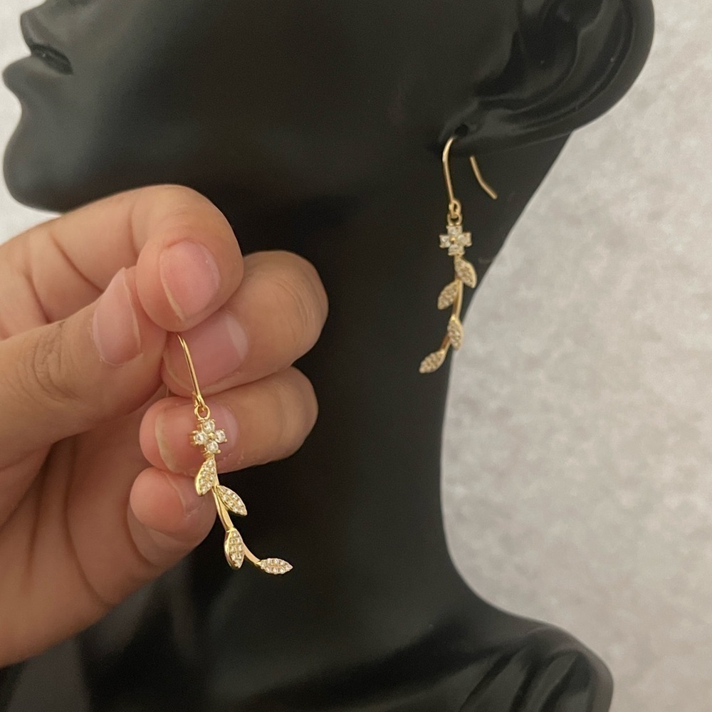 Clover floral sterling silver dangle earrings
